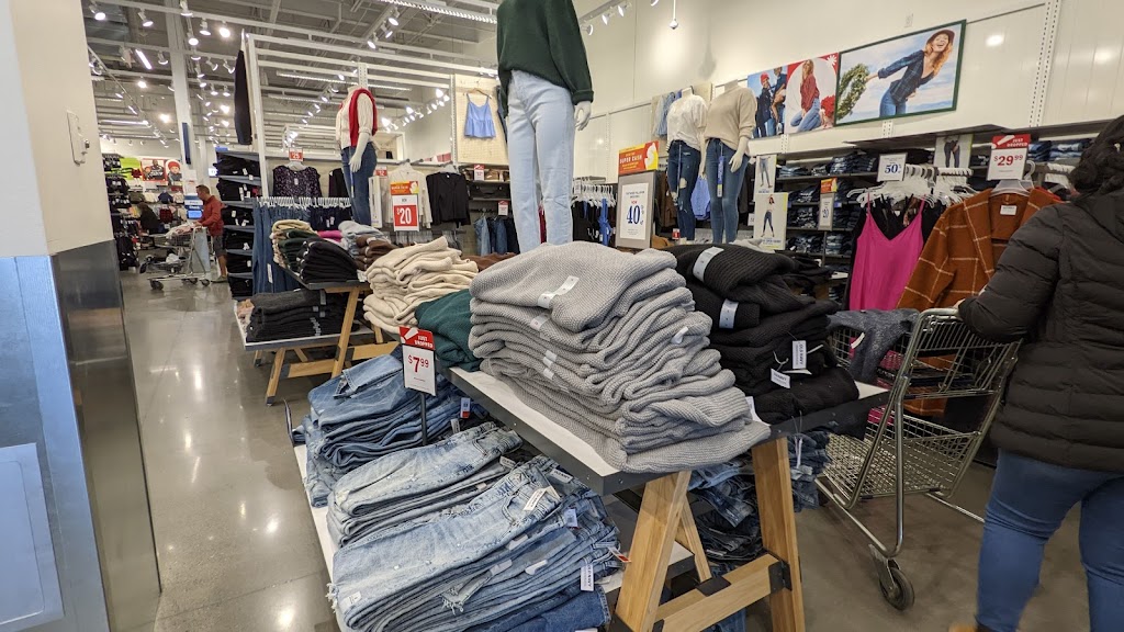 Old Navy | 34 Waterview Blvd, Parsippany-Troy Hills, NJ 07054 | Phone: (862) 701-0640
