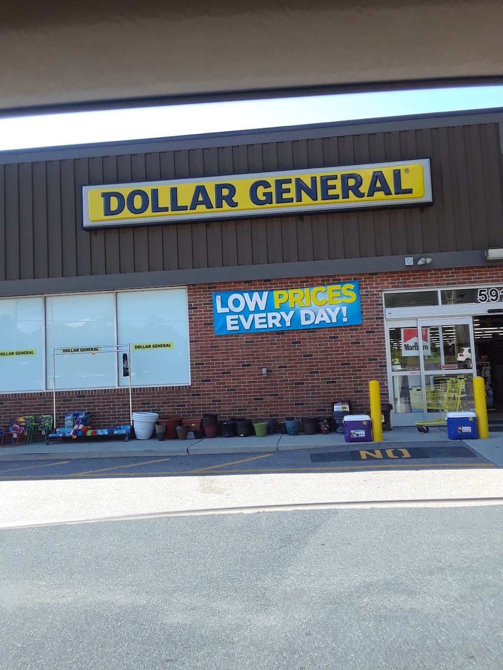 Dollar General | 591 Middle Turnpike, Storrs, CT 06268 | Phone: (860) 341-1903