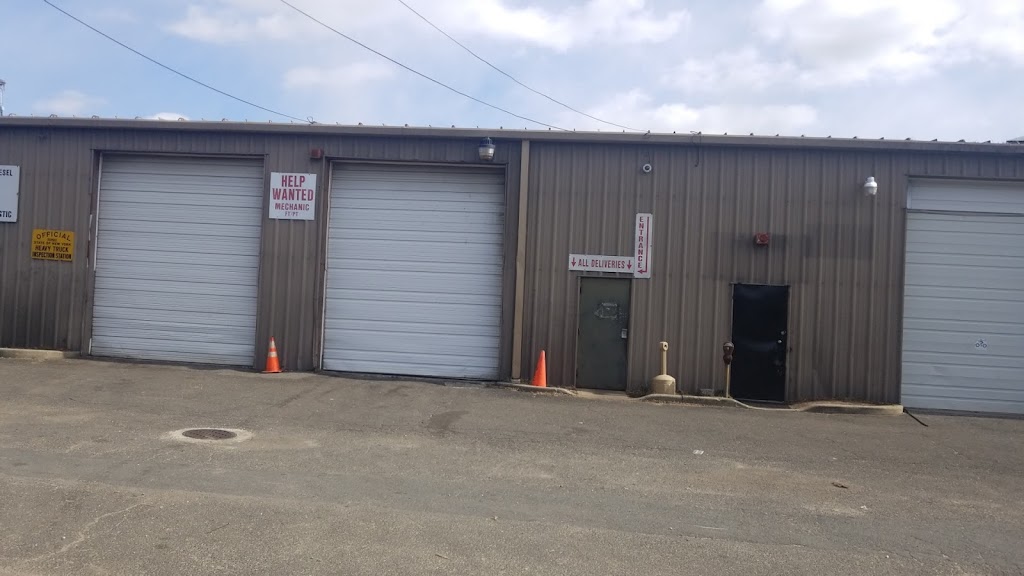 Just Truck Repairs Inc | 21 Garfield Ave C, Bay Shore, NY 11706 | Phone: (631) 254-8862