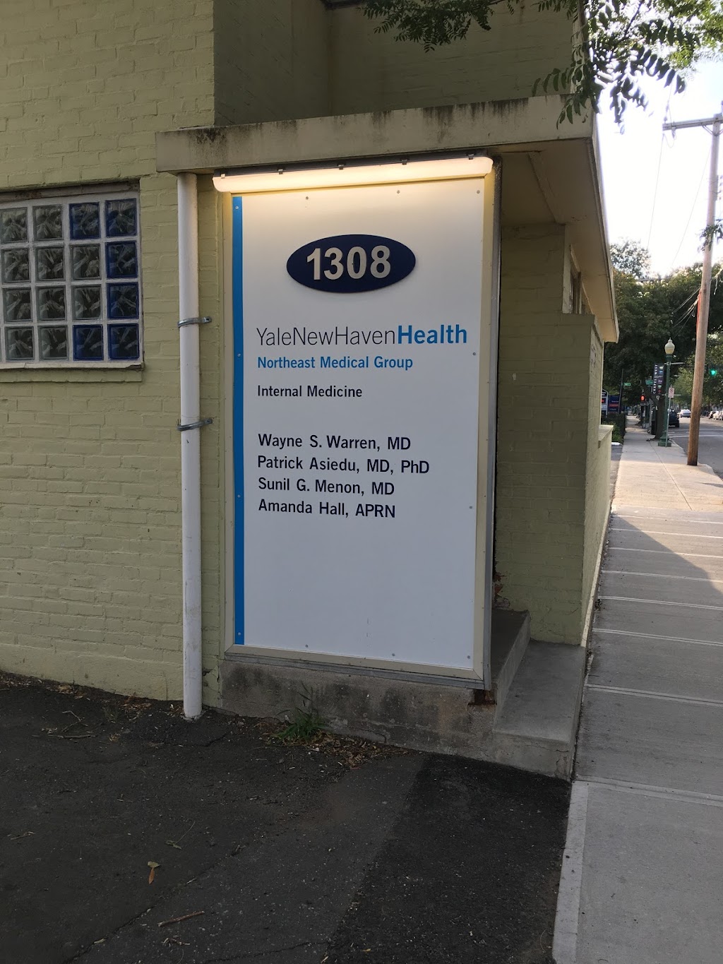 Chapel Medical Group | 1308 Chapel St, New Haven, CT 06511 | Phone: (203) 865-5111