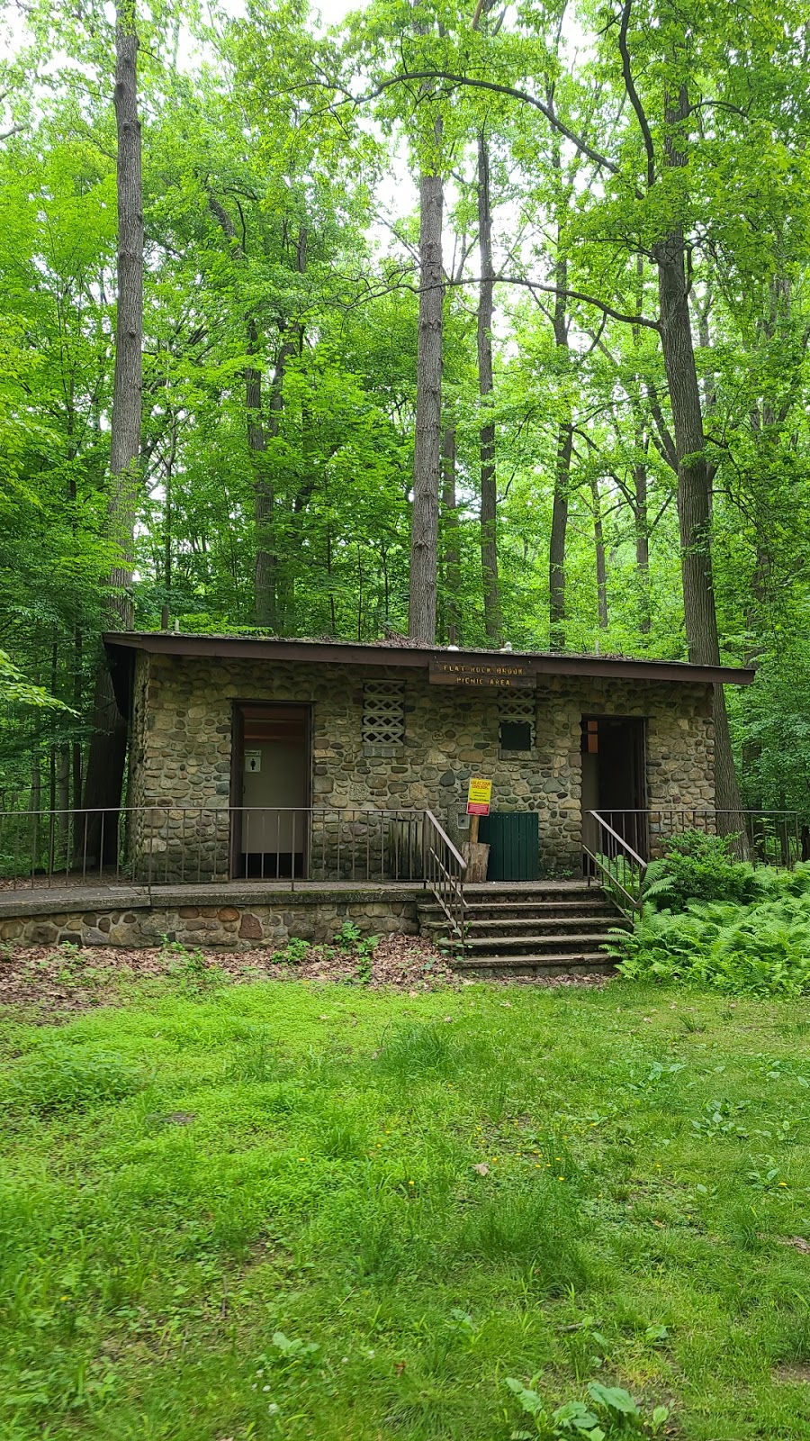 Flat Rock Brook Nature Center | 288 Jones Rd, Englewood, NJ 07631 | Phone: (201) 567-1265