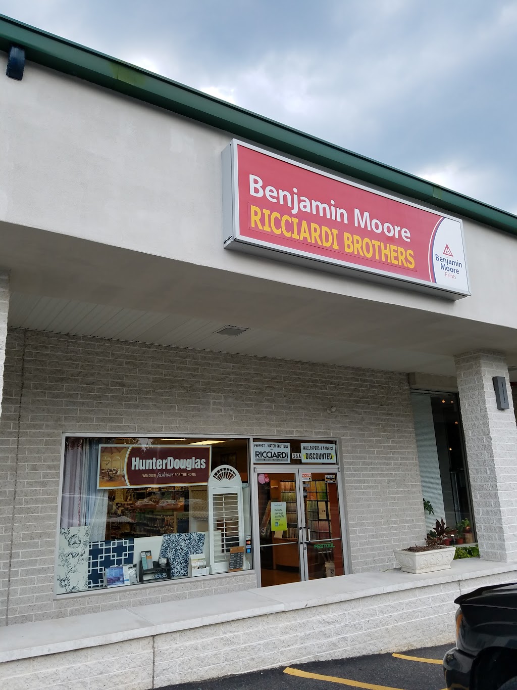 Ricciardi Brothers | Your Local Benjamin Moore Paint Store | 38 W Skippack Pike, Blue Bell, PA 19422 | Phone: (215) 643-1260