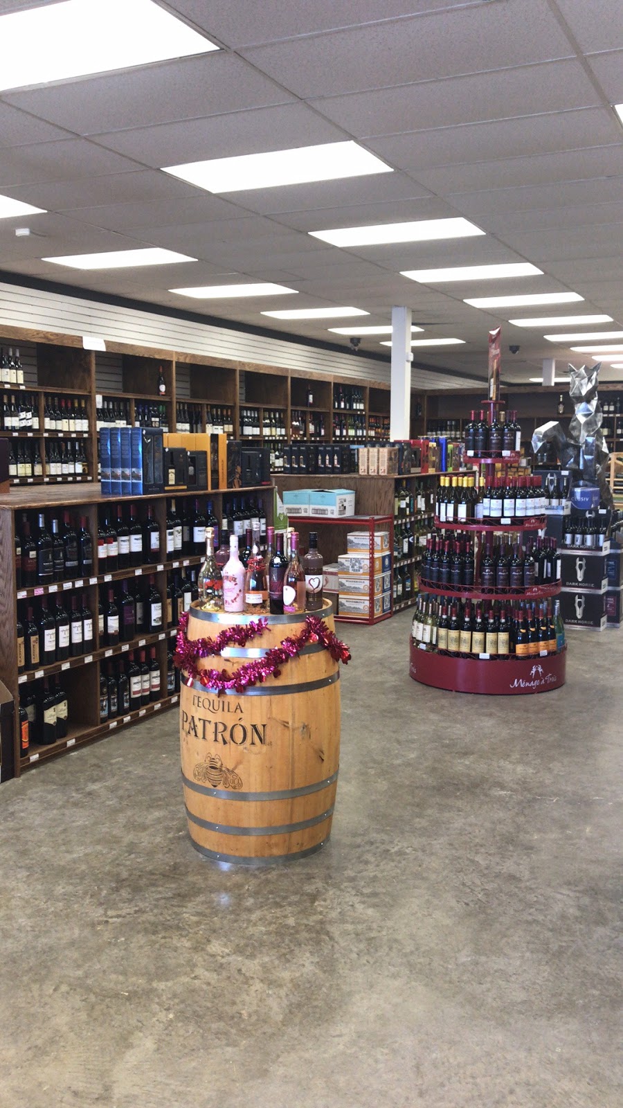 Plaza wine & spirits | 51 Burnett Blvd Suite 3, Poughkeepsie, NY 12603 | Phone: (845) 849-0090