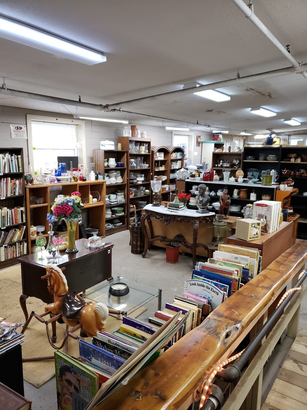 Roosevelt Tower Antiques & Salvage Warehouse | 253 Roosevelt Dr, Derby, CT 06418 | Phone: (203) 516-5728