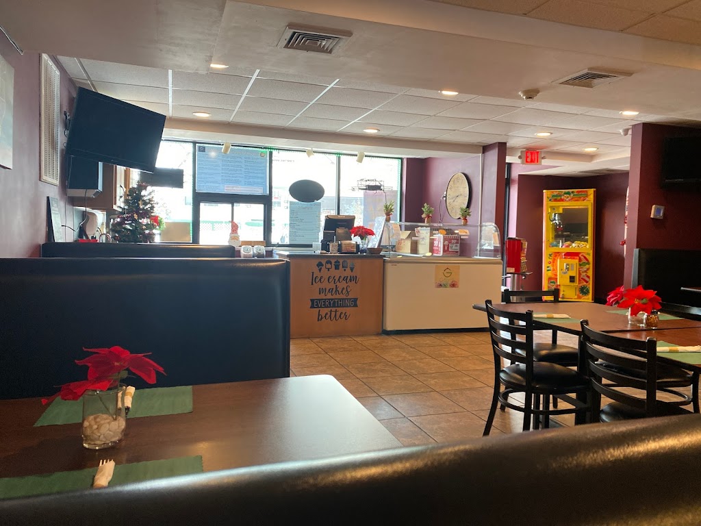 Max Pizza II | 79 Shuttle Meadow Ave, New Britain, CT 06051 | Phone: (860) 357-2974