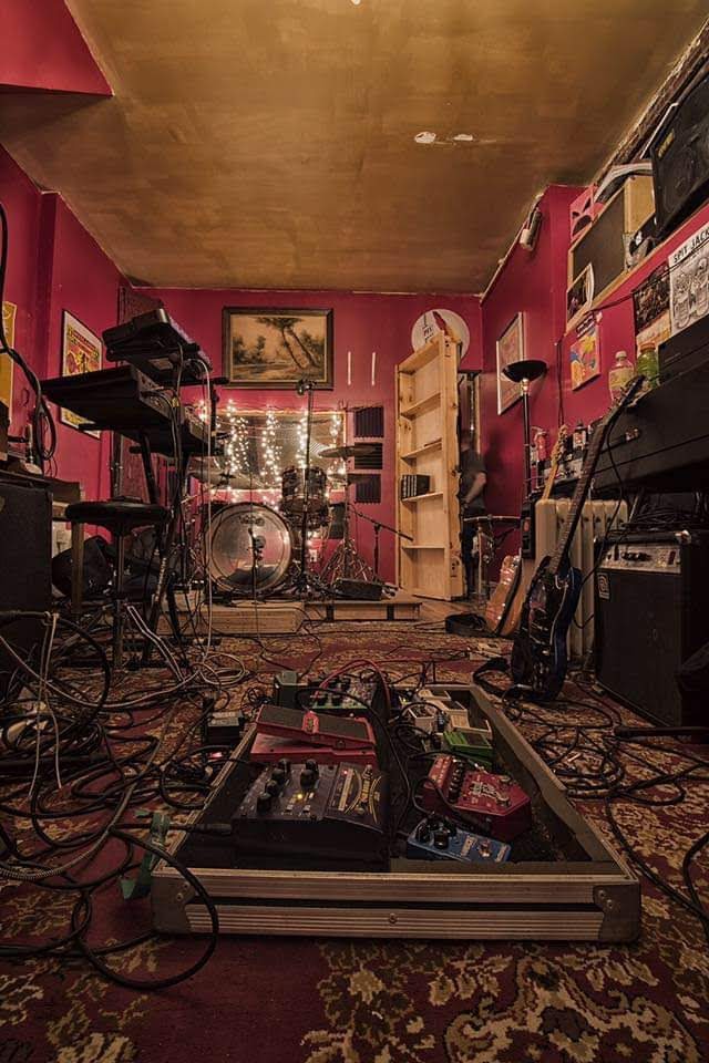 Red Room Studio | 386 Van Duzer St, Staten Island, NY 10304 | Phone: (917) 349-1202