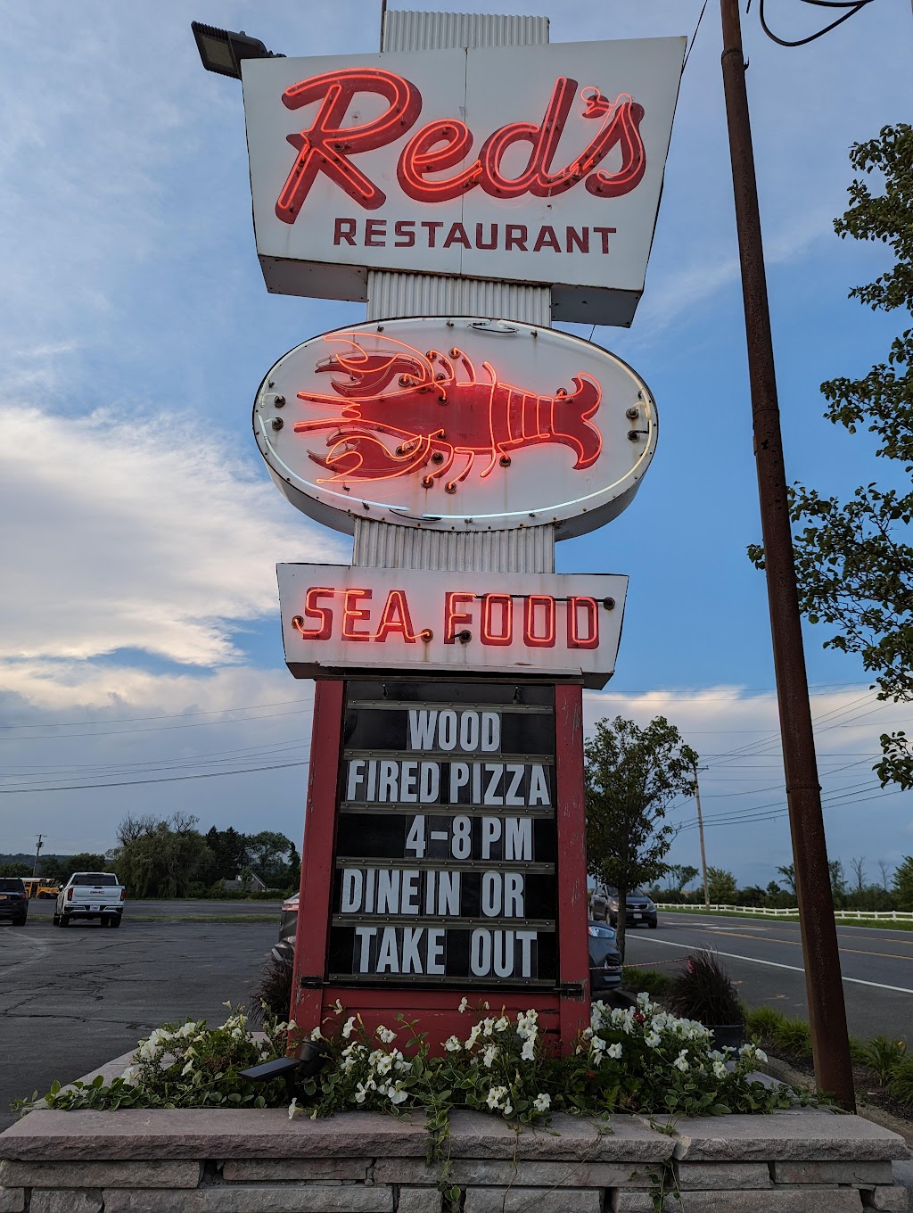 Reds Restaurant | 12005 State Route 9W, Coxsackie, NY 12192 | Phone: (518) 731-8151