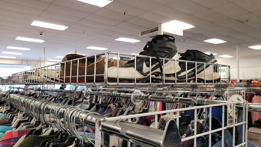 Goodwill | 2137 MacDade Boulevard, Holmes, PA 19043 | Phone: (610) 586-6360