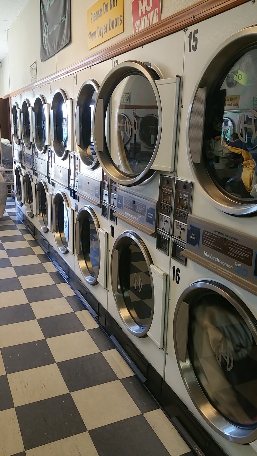 Greystone Laundromat | 510 Lakeview Ave, Rockville Centre, NY 11570 | Phone: (516) 763-4497