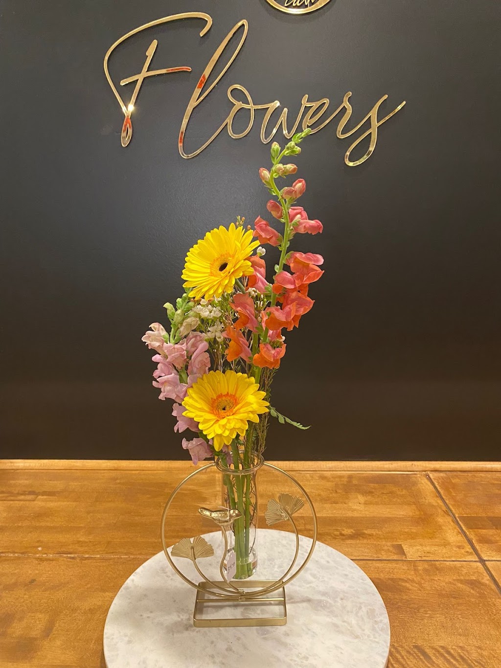 Personalized Studio Flowers | 2339 Bristol Rd, Bensalem, PA 19020 | Phone: (267) 201-8154