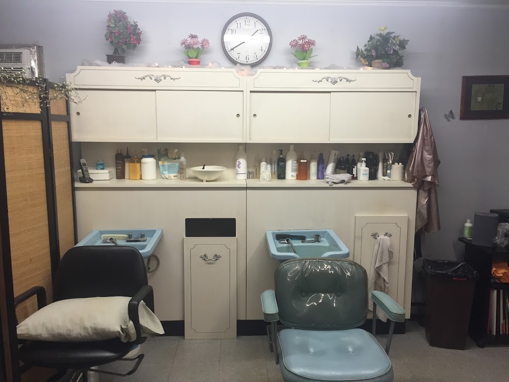 Patti Combs Beauty Salon | 210 Sumner Ave, Woodbine, NJ 08270 | Phone: (609) 861-2819