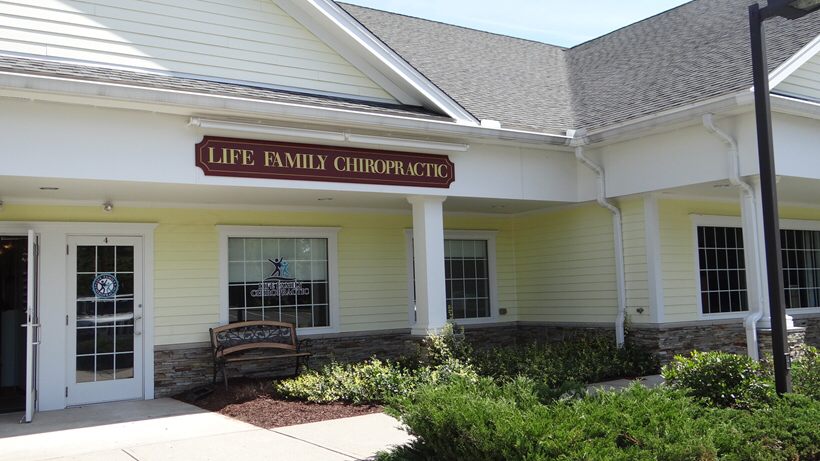 Life Family Chiropractic of Farmington | 2 Spring Ln Unit 4, Farmington, CT 06032 | Phone: (860) 470-7114