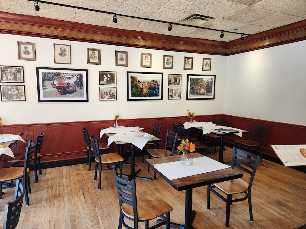 Umbertos Pizzeria | 737 W Jericho Turnpike, Huntington, NY 11743 | Phone: (631) 423-2999