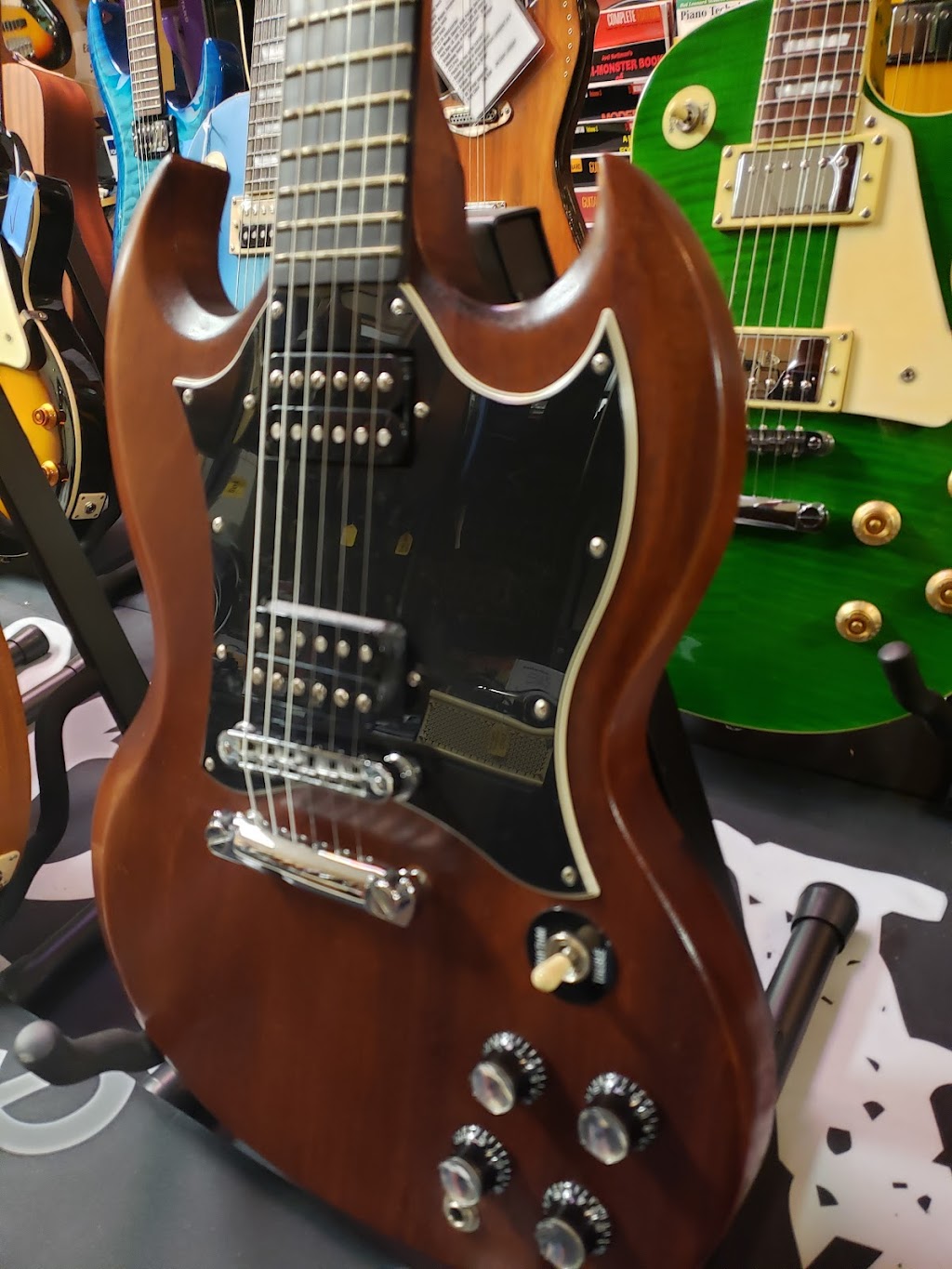 Flemington Guitar Shop | 17H Minneakoning Rd Suite H, Flemington, NJ 08822 | Phone: (908) 323-5141