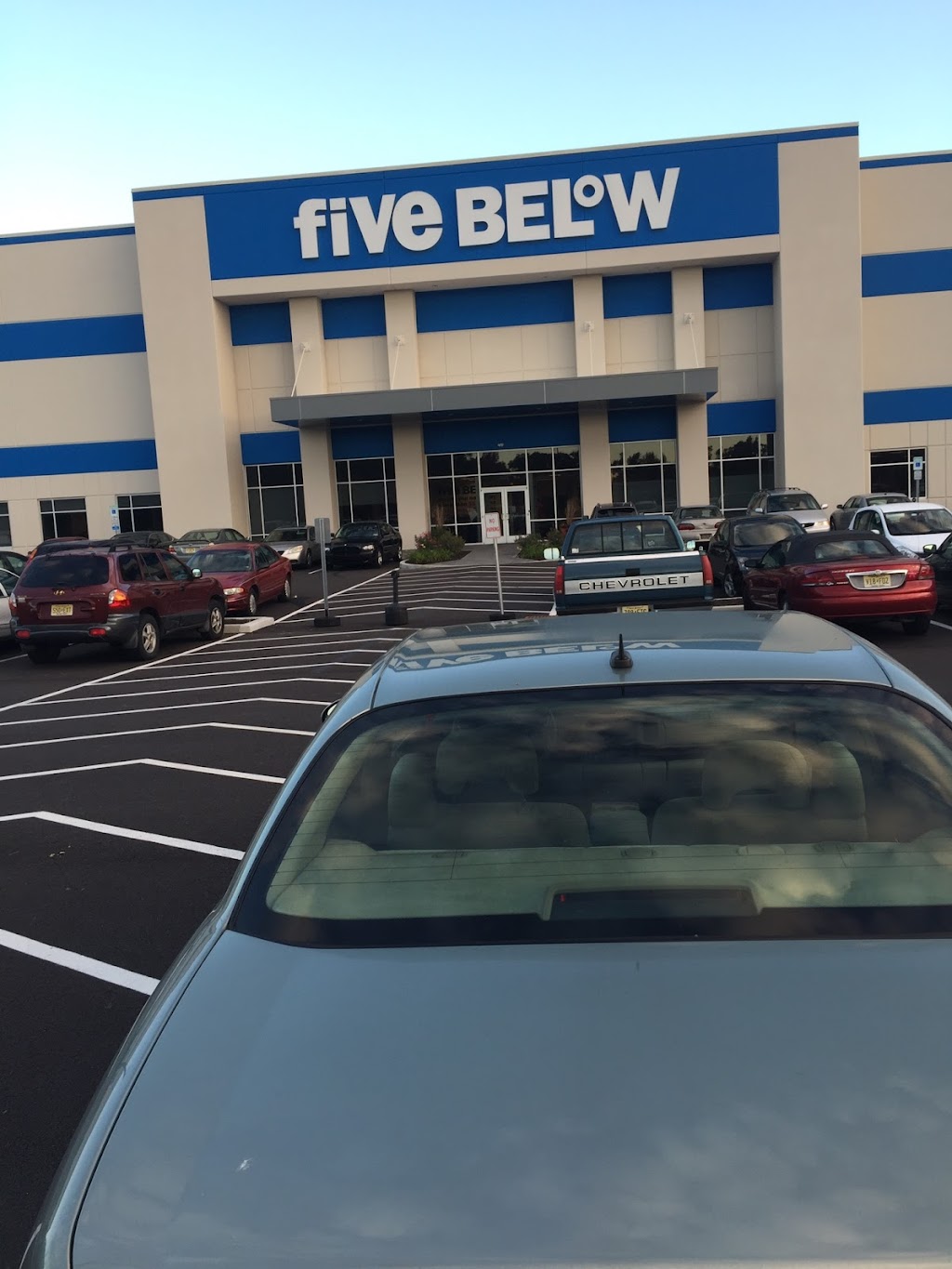 Five Below Warehouse & Distribution Center | 5 Gateway Blvd, Pedricktown, NJ 08067 | Phone: (856) 376-5300
