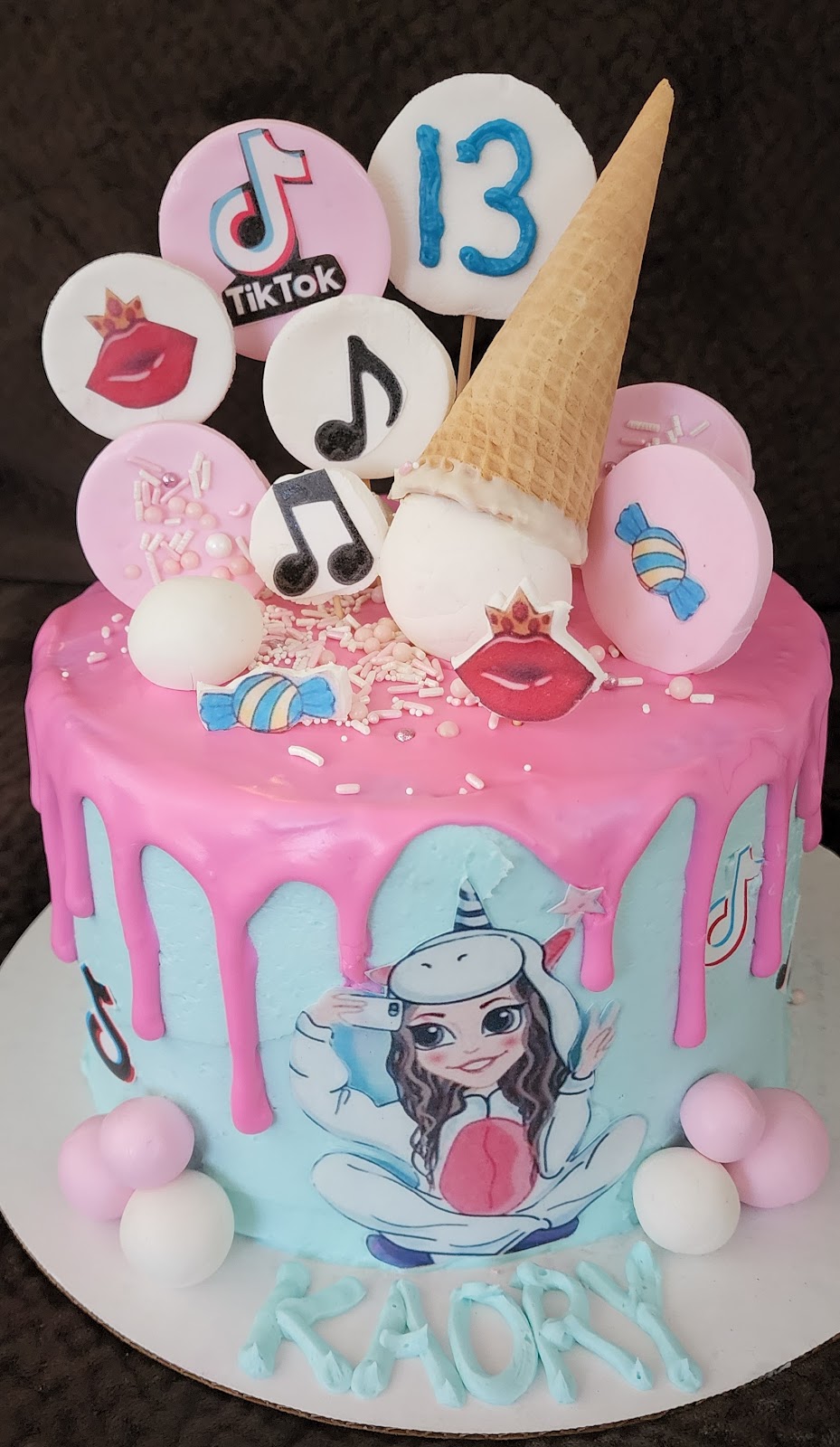 Edible Art Custom Cakes & Chocolates | 1385 NJ-35, Middletown Township, NJ 07748 | Phone: (908) 256-3091