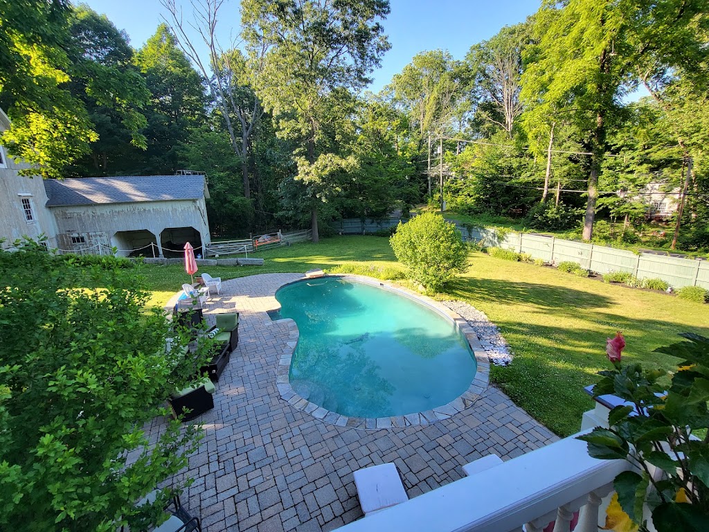 The Bevin House Bed & Breakfast | 26 Barton Hill Rd, East Hampton, CT 06424 | Phone: (860) 310-4913
