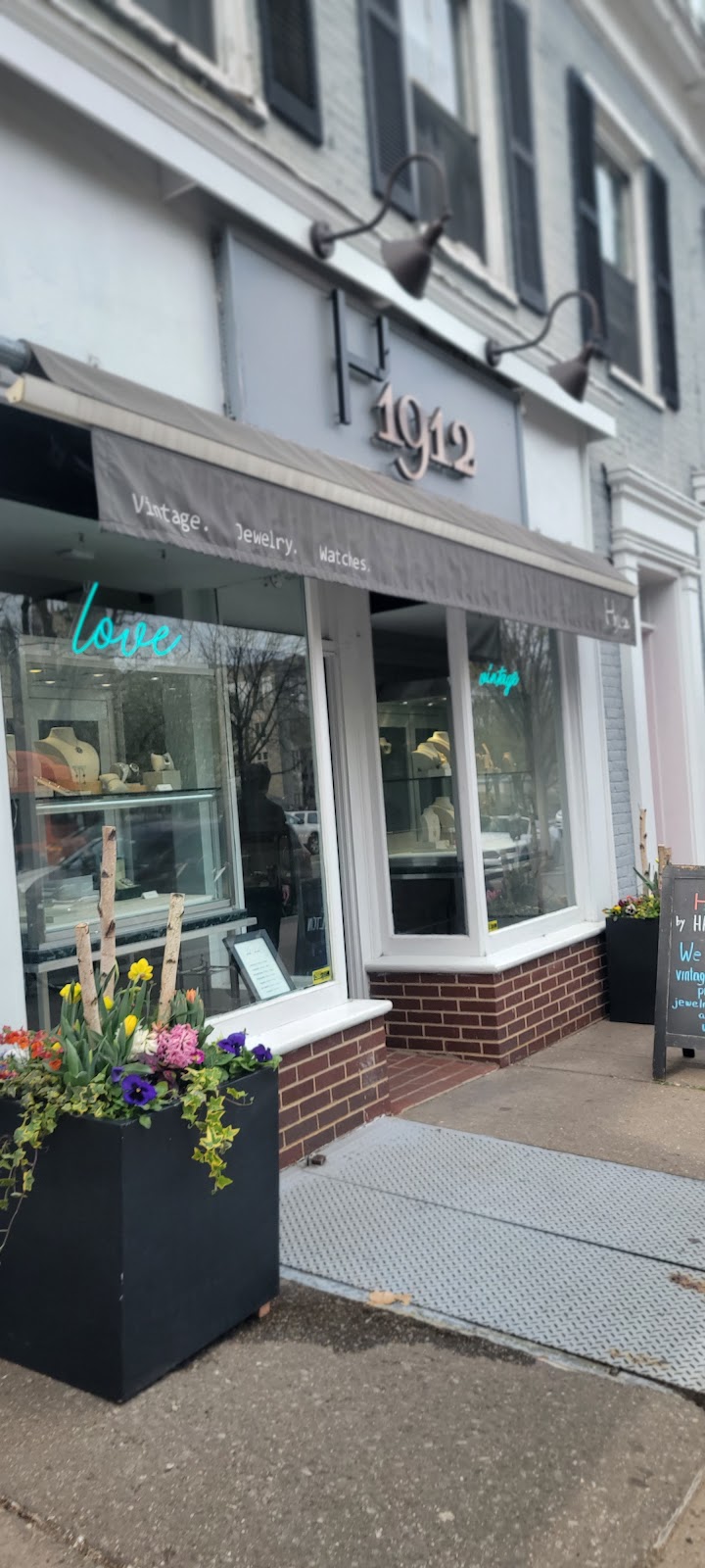 H1912 | 104 Nassau St, Princeton, NJ 08542 | Phone: (609) 924-1363