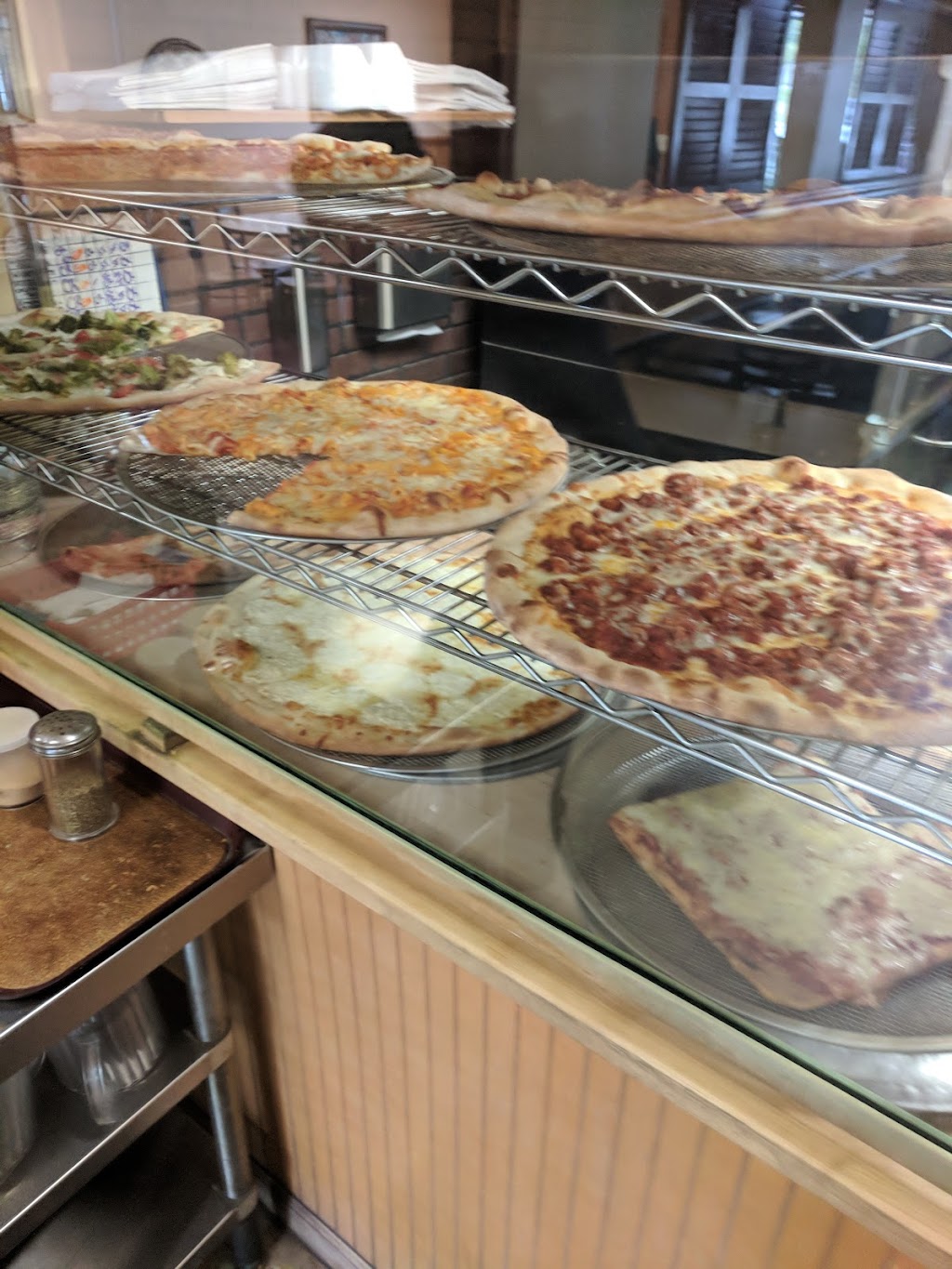 Tinas Pizza Cafe & Restaurant | 69 Brookside Ave #205, Chester, NY 10918 | Phone: (845) 469-4357