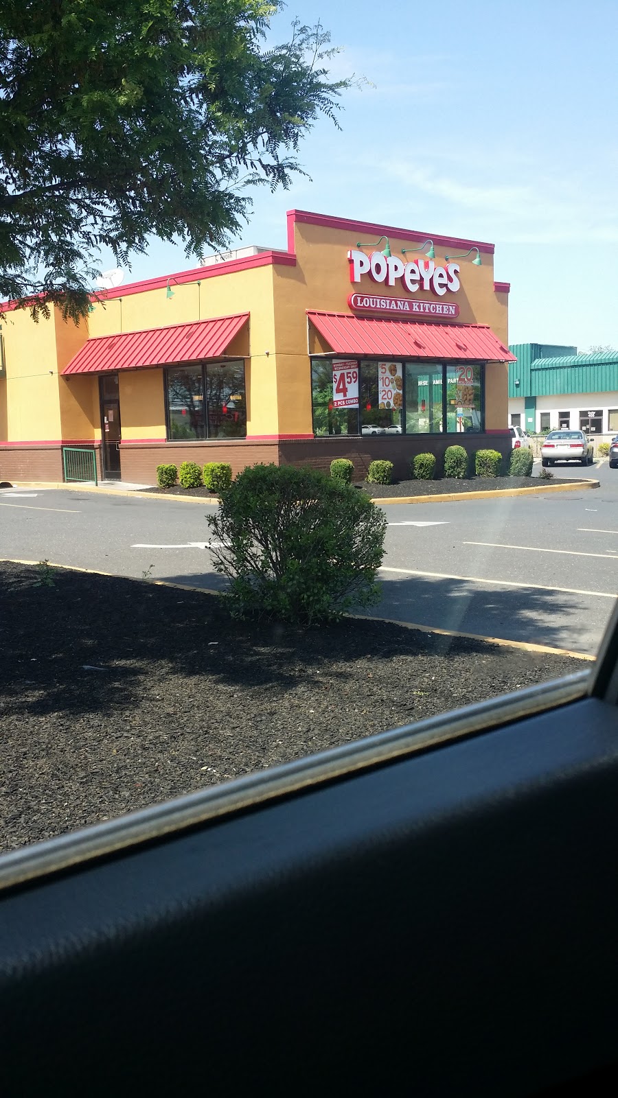 Popeyes Louisiana Kitchen | 2600 Mt Ephraim Ave, Camden, NJ 08104 | Phone: (856) 962-5620