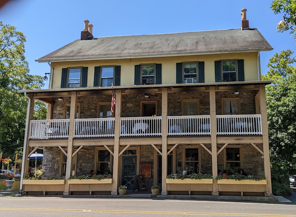 Riegelsville Inn | 10 Delaware Rd, Riegelsville, PA 18077 | Phone: (610) 749-0100