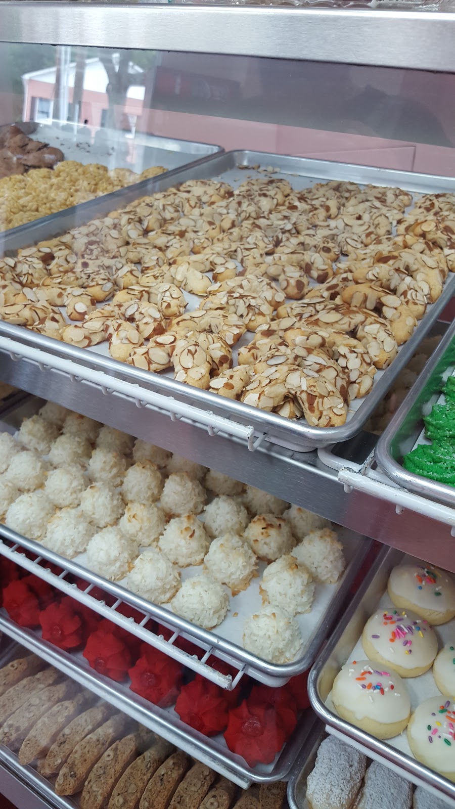 Angelos Bakery | 32 Halls Hill Rd, Colchester, CT 06415 | Phone: (860) 537-2272