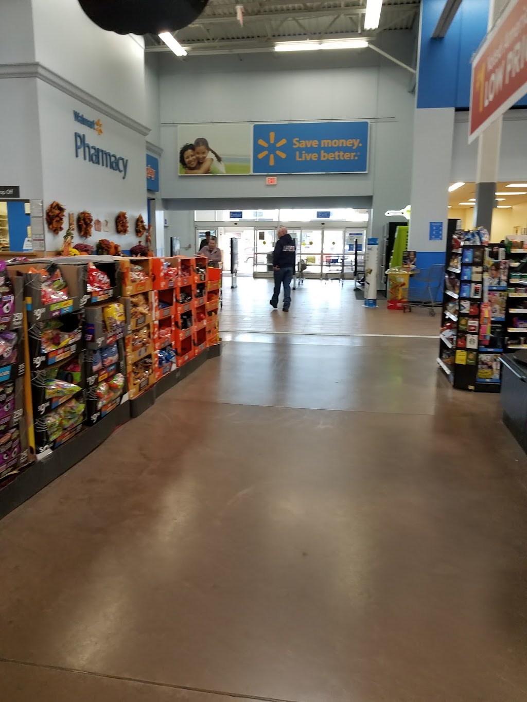 Walmart Supercenter | 30 Catskill Cmns, Catskill, NY 12414 | Phone: (518) 943-9423
