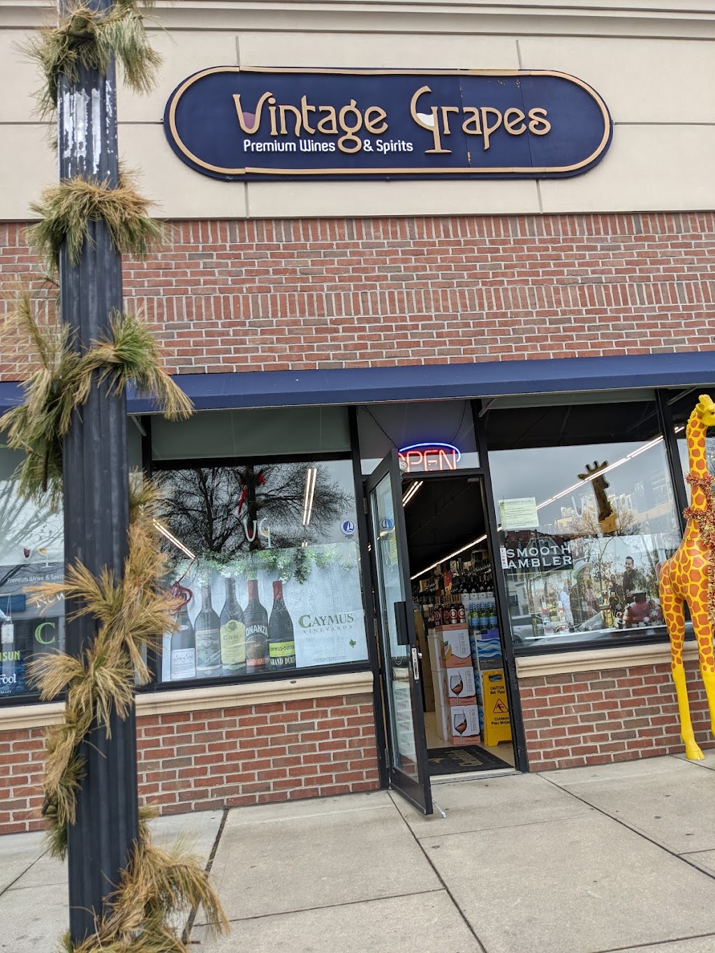 Vintage Grapes: Premium Wines and Spirits | 999 Port Washington Blvd, Port Washington, NY 11050 | Phone: (516) 918-9999