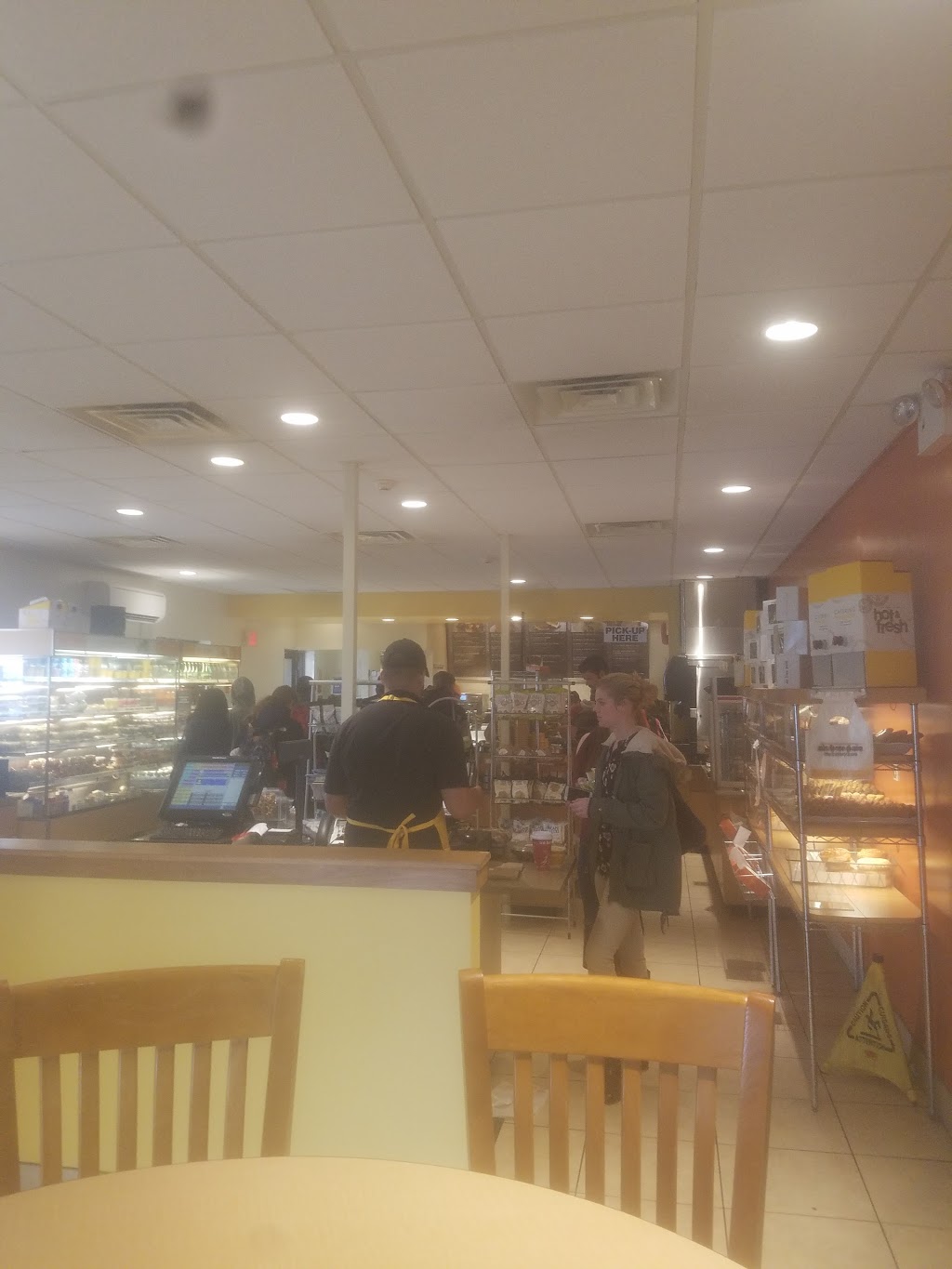 Au Bon Pain | 116 California Ave, Hempstead, NY 11549 | Phone: (516) 463-6539