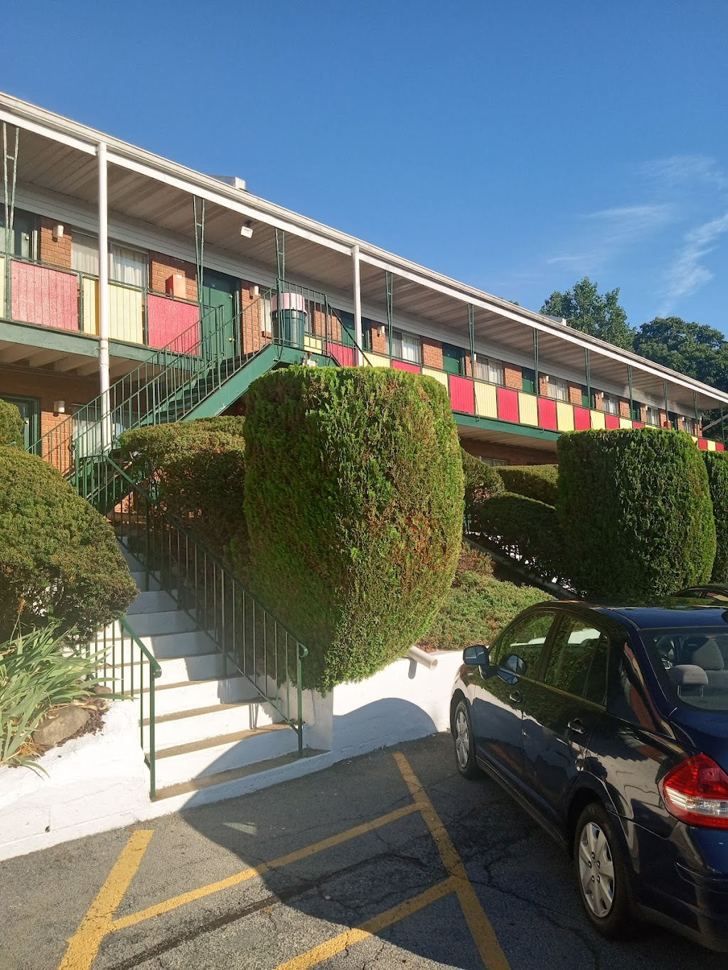 Tuxedo Motel | 985 NY-17, Southfields, NY 10975 | Phone: (845) 351-4747