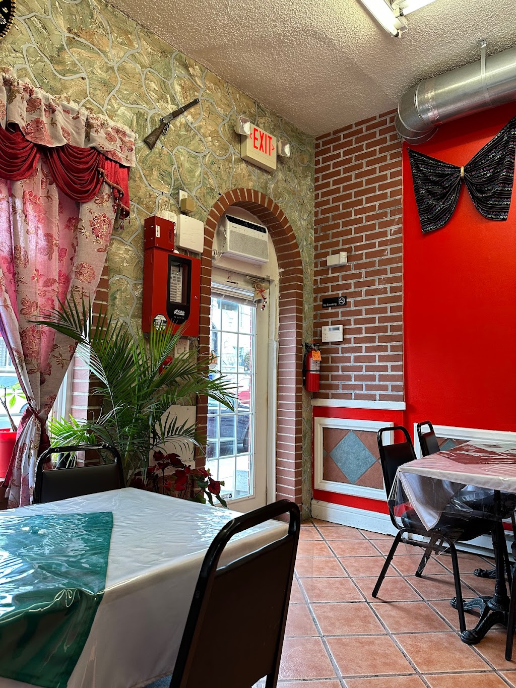 Los Juniors Mexican Cuisine & Pizza | 410 E Main St, Norristown, PA 19401 | Phone: (610) 279-3710
