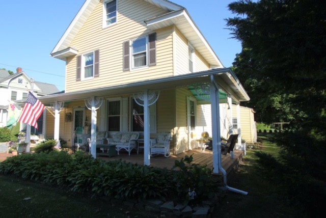 Sunny Side Up Bed and Breakfast | 26350 Main Rd, Cutchogue, NY 11935 | Phone: (631) 734-8807