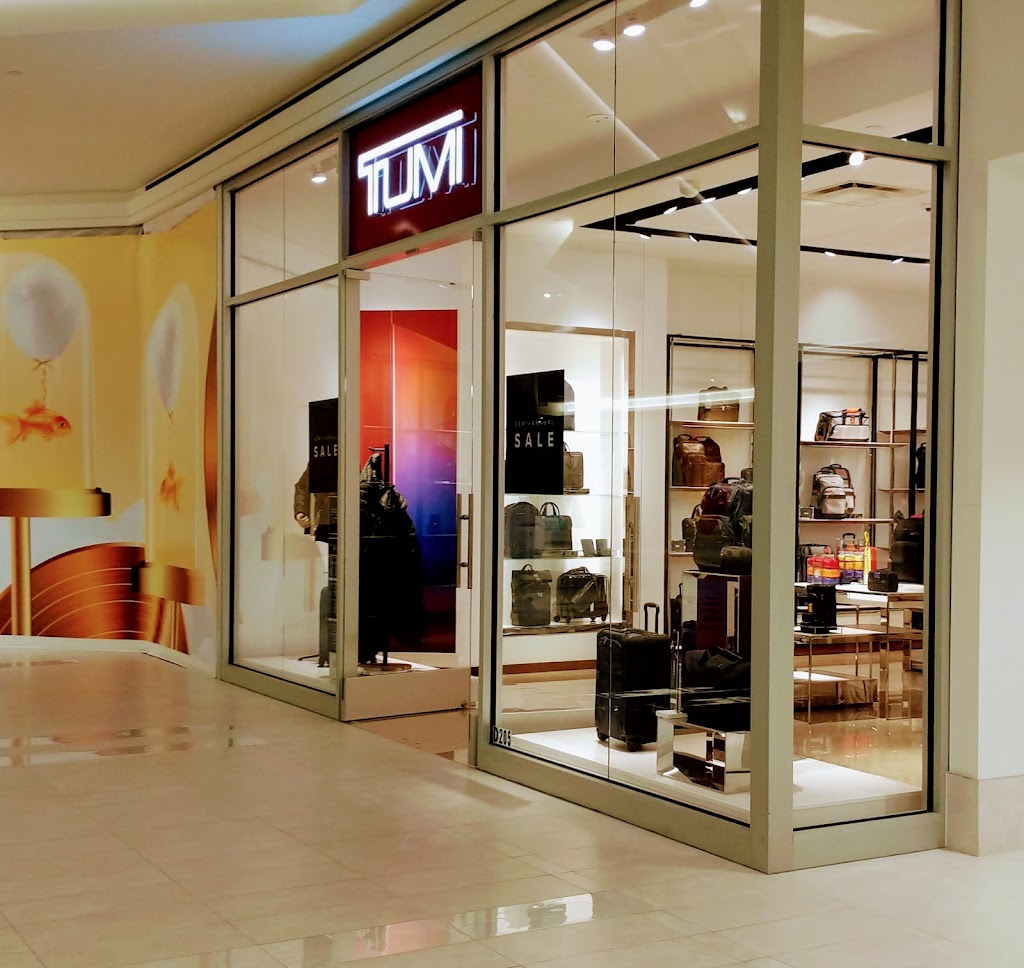 TUMI Store - American Dream | 1 American Dream Wy, East Rutherford, NJ 07073 | Phone: (201) 464-9669