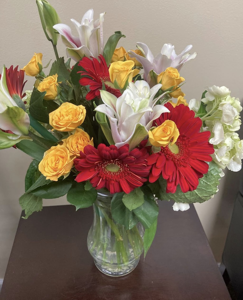 Floral Designs by Julia | 345 Tulsa Trail, Hopatcong, NJ 07843 | Phone: (862) 324-7088