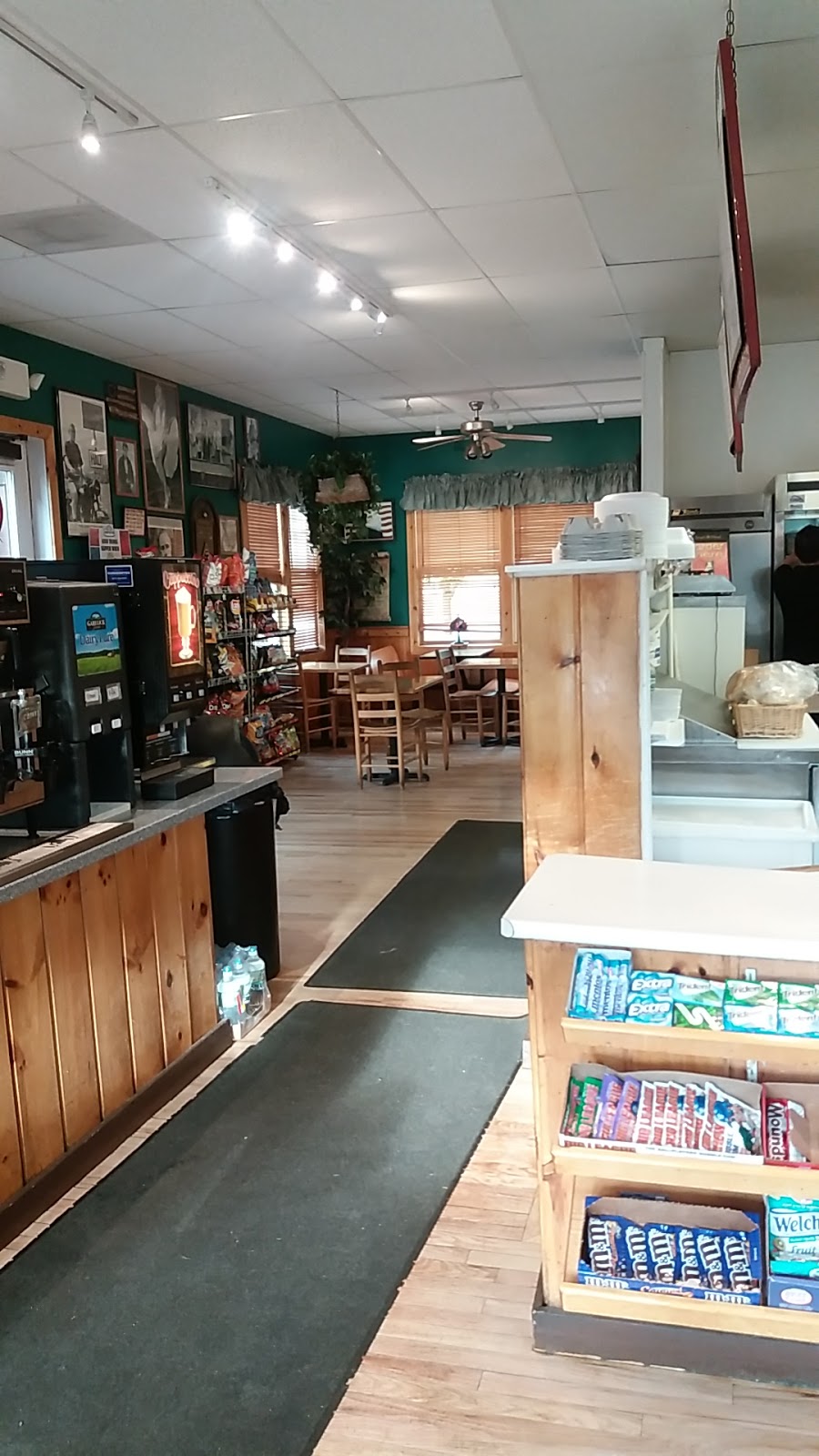 Heritage Deli & Cafe | 775 Main St S, Southbury, CT 06488 | Phone: (203) 264-4322