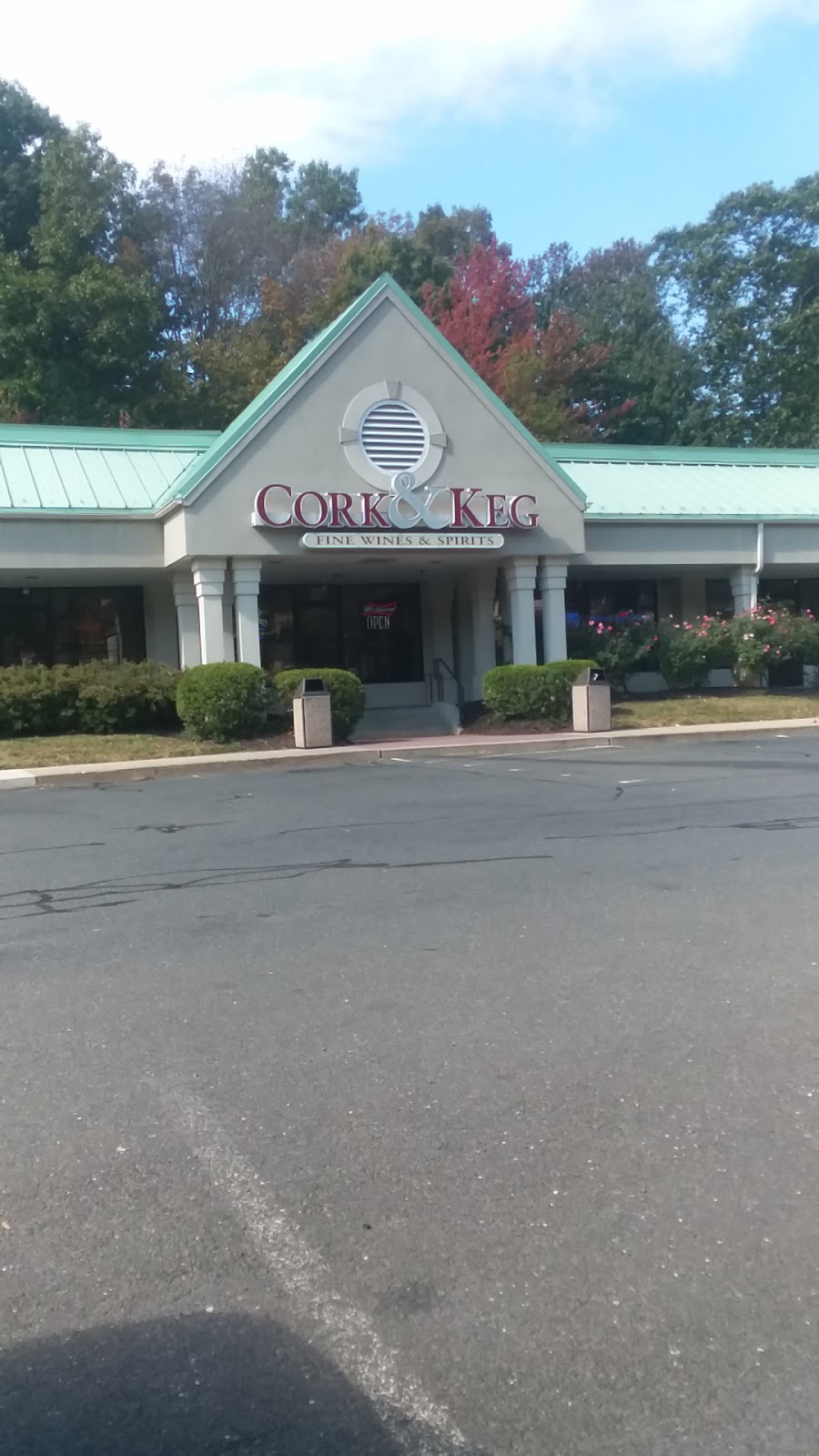 Cork & Keg | 515 Bridgeport Ave # 102, Shelton, CT 06484 | Phone: (203) 925-1133