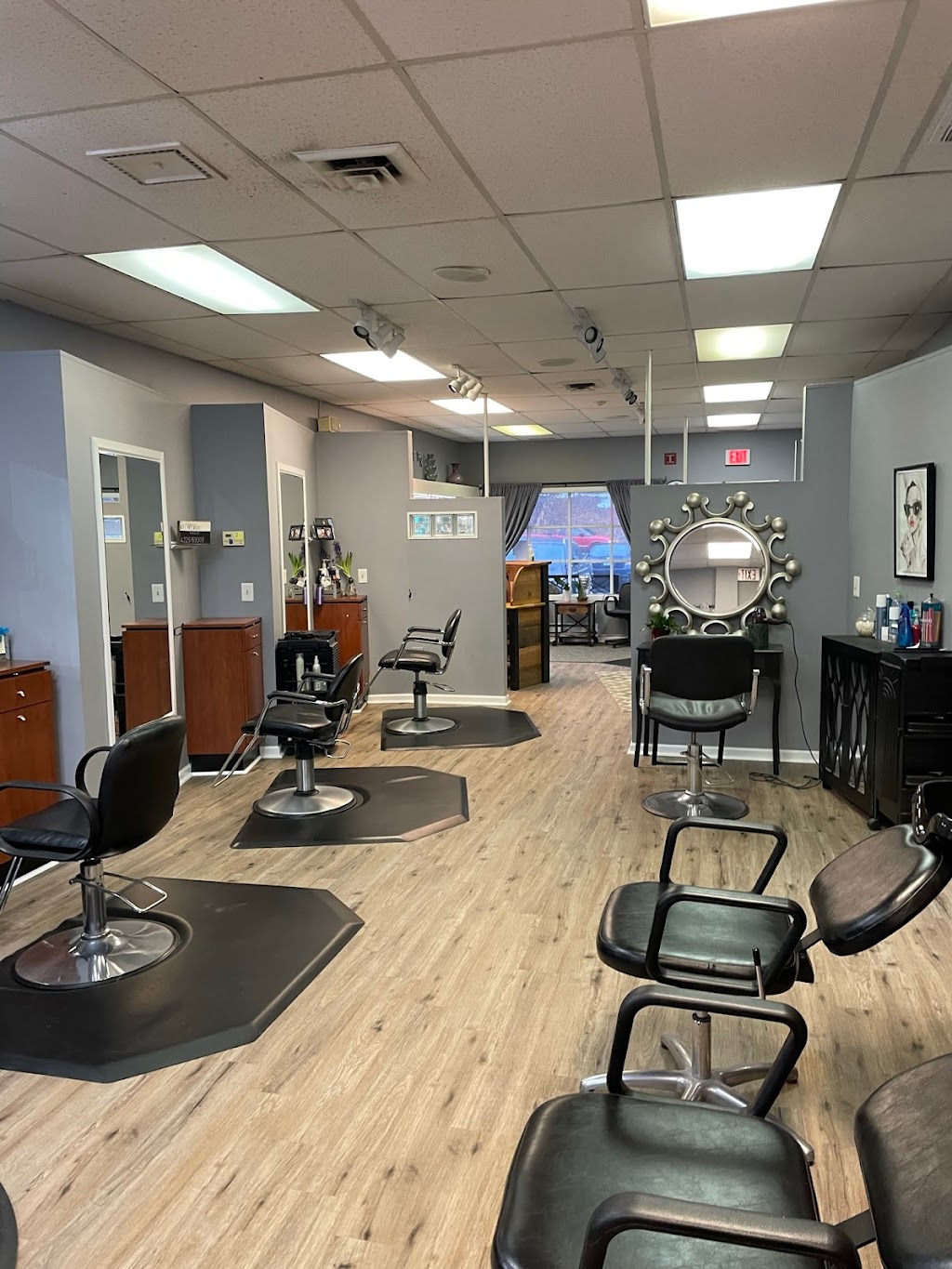 Head First Hair Design and Company | 140 Albany Turnpike, Canton, CT 06019 | Phone: (860) 693-4883