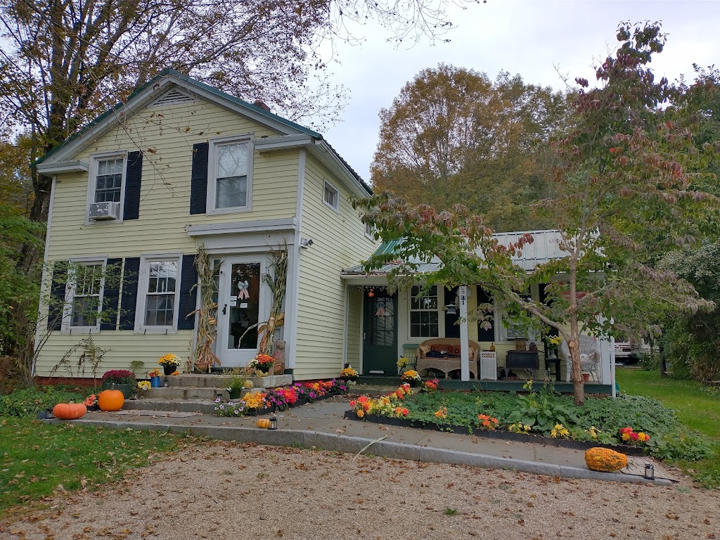 A Meadow House B & B | 67 White Hollow Rd #2418, Lakeville, CT 06039 | Phone: (860) 248-1799
