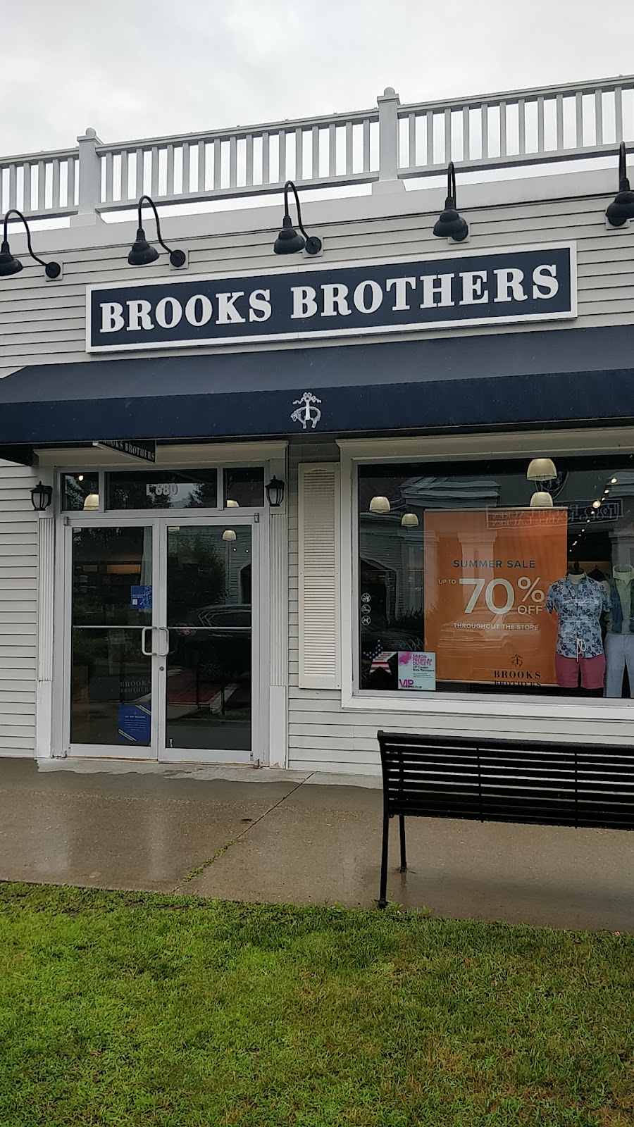 Brooks Brothers | 680 Premium Outlet Blvd Suite L-680, Lee, MA 01238 | Phone: (413) 394-9601