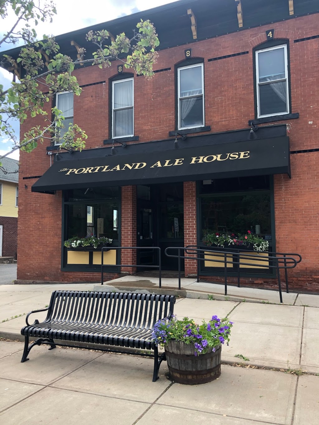 The Portland Ale House | 188 Main St, Portland, CT 06480 | Phone: (860) 807-3930