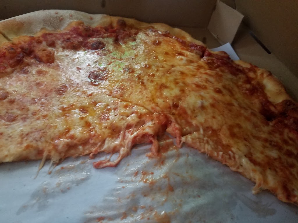 Savinos Pizza | 285 Oradell Ave, Paramus, NJ 07652 | Phone: (201) 265-3888