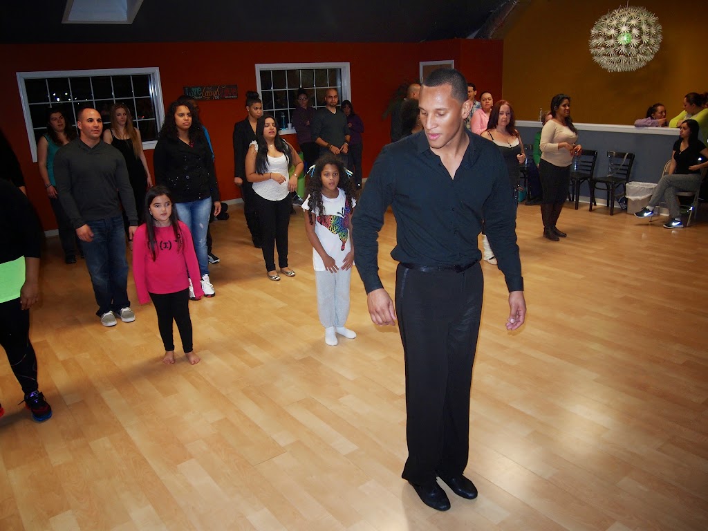 Viva! Dance & Fitness Center for the Arts | 243 Captain Thomas Blvd, West Haven, CT 06516 | Phone: (203) 691-8121