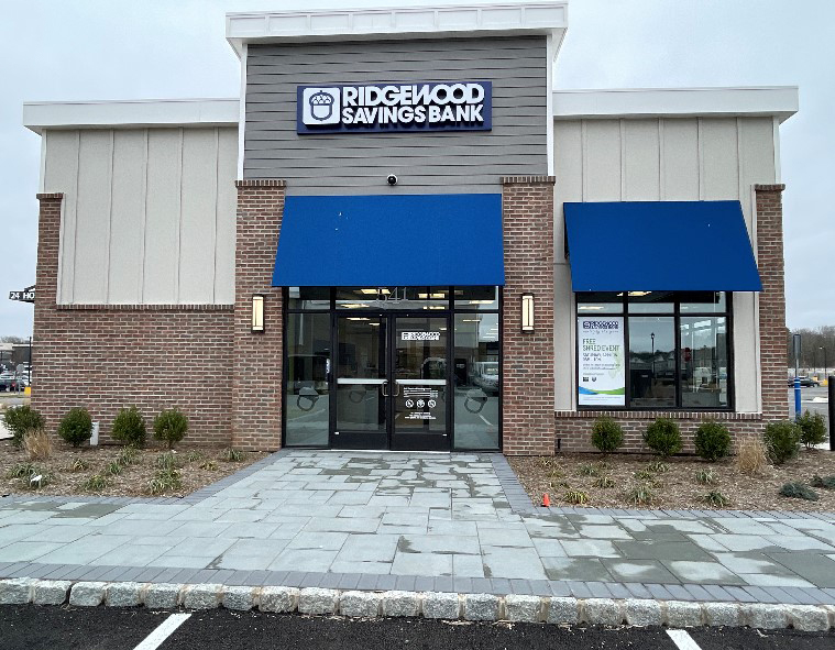 Ridgewood Savings Bank | 541 Boulevard E, Yaphank, NY 11980 | Phone: (631) 504-4680