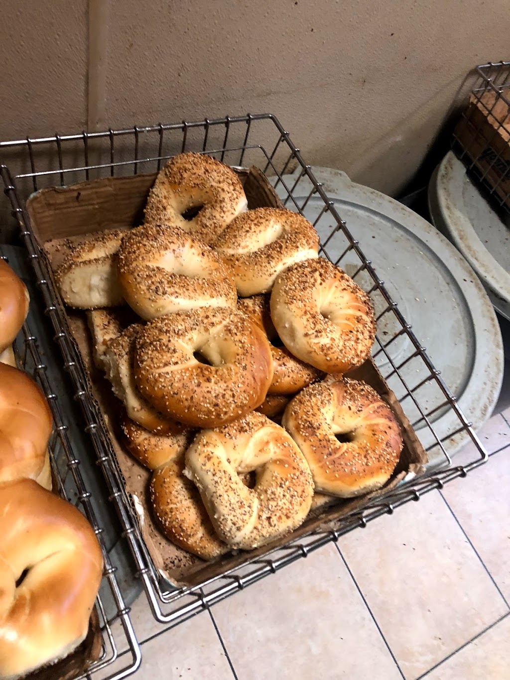 WOW HOT BAGELS | 597 Willis Ave, Williston Park, NY 11596 | Phone: (516) 294-8080