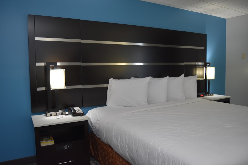 Quality Inn - East Stroudsburg POCONOS | 320 Greentree Dr, East Stroudsburg, PA 18301 | Phone: (570) 424-5451