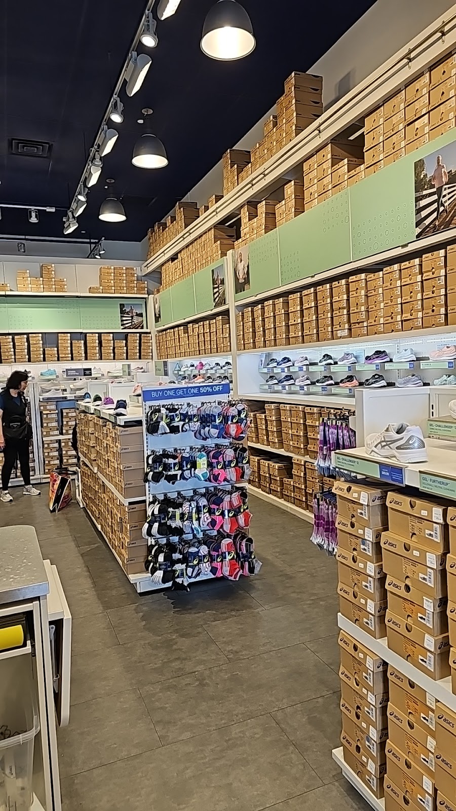 ASICS Outlet | 189 Marigold Court, Central Valley, NY 10917 | Phone: (845) 928-7638