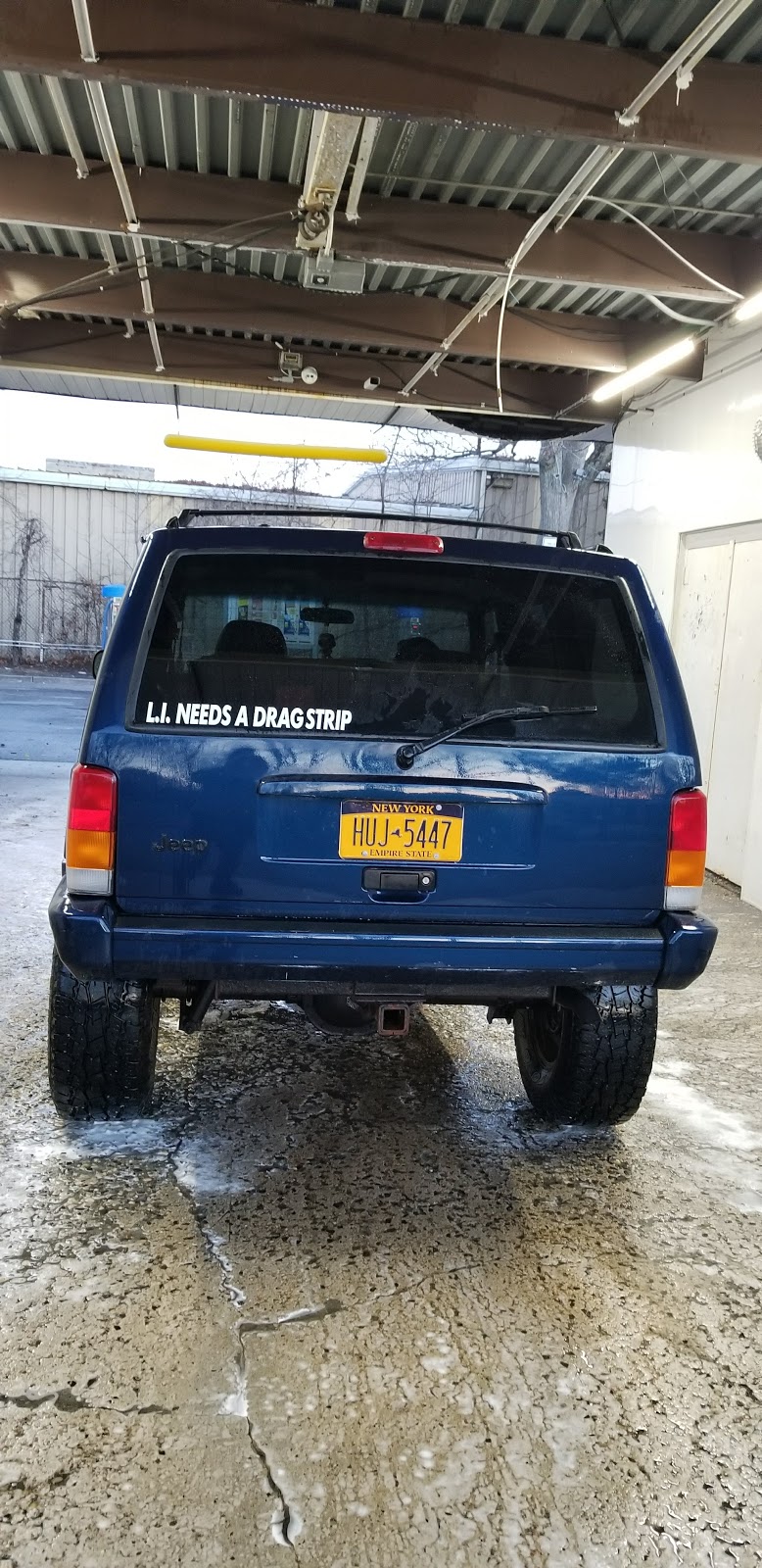 Bayport Self-Service Car Wash | 666 Montauk Hwy, Bayport, NY 11705 | Phone: (631) 447-2707