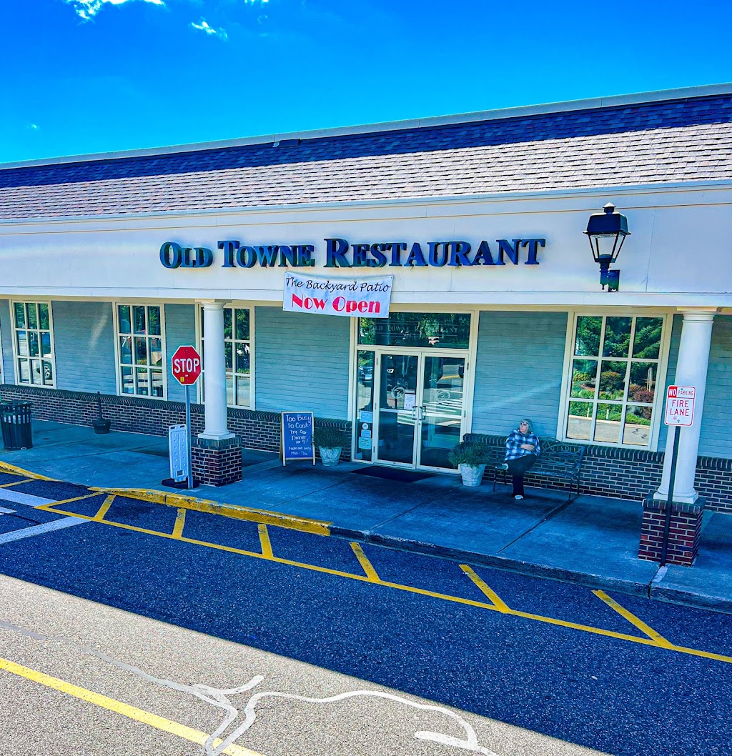 Old Towne Restaurant | 60 Quality St, Trumbull, CT 06611 | Phone: (203) 261-9436