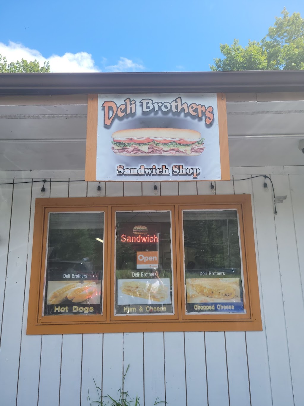 Deli Brothers llc | 540 Sterling Rd Suite 7, Tobyhanna, PA 18466 | Phone: (570) 243-9100