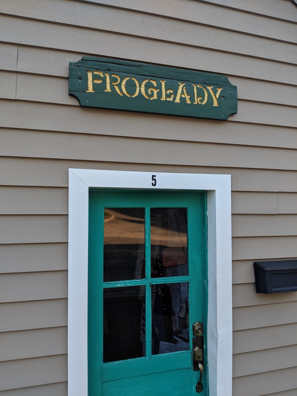 Frog Lady By the Pond | 5 Sound Rd, Wading River, NY 11792 | Phone: (631) 929-4760